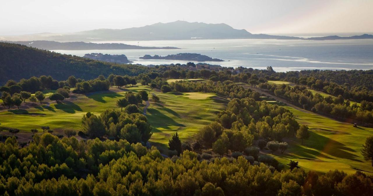Superbe Villa-Domaine Avec Golf Piscine Et Tennis Saint-Cyr-sur-Mer Luaran gambar