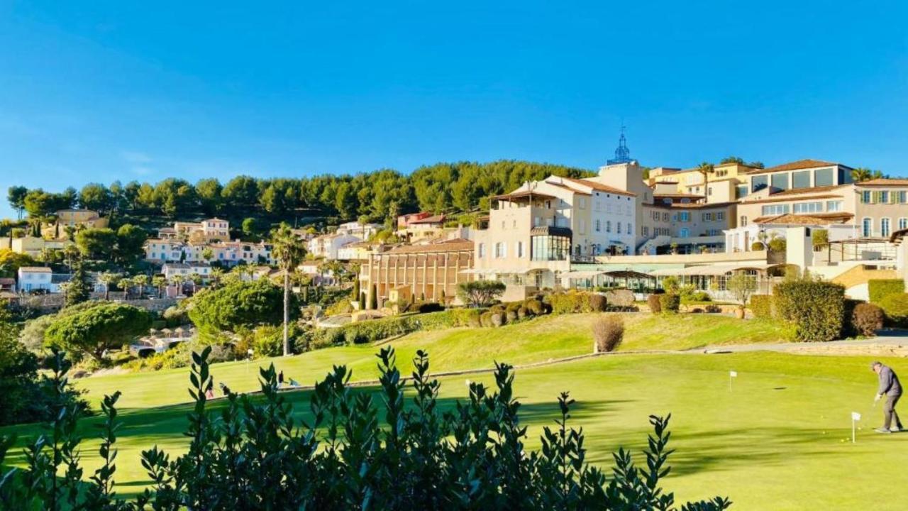 Superbe Villa-Domaine Avec Golf Piscine Et Tennis Saint-Cyr-sur-Mer Luaran gambar
