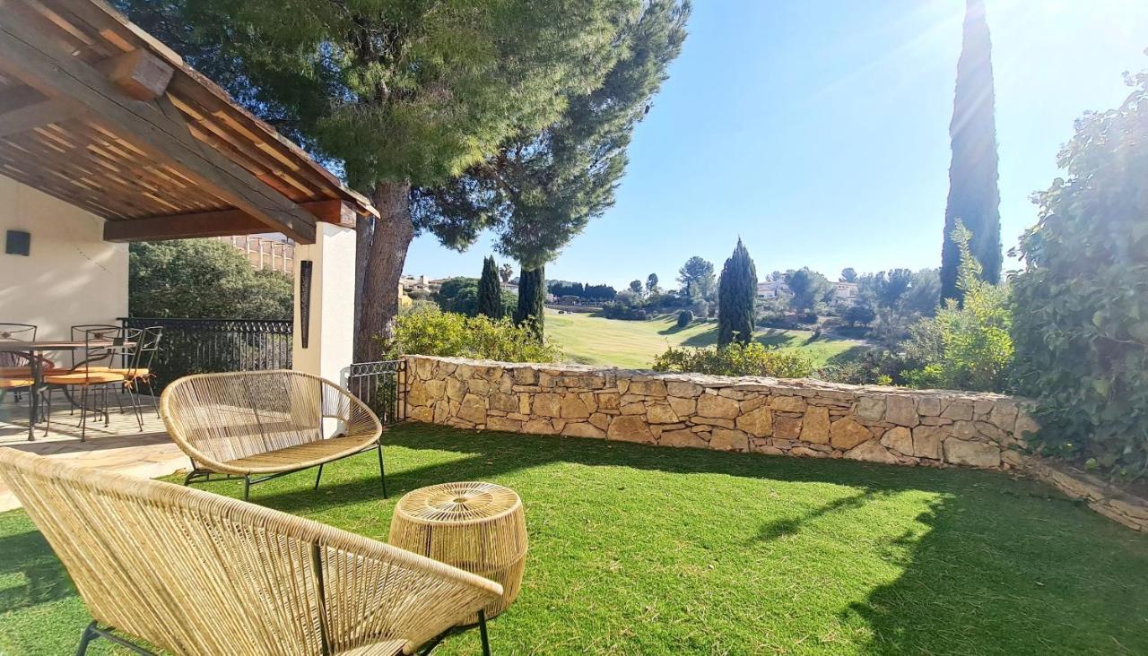 Superbe Villa-Domaine Avec Golf Piscine Et Tennis Saint-Cyr-sur-Mer Luaran gambar