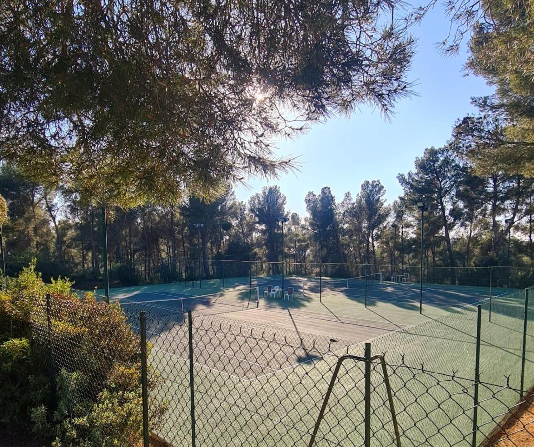 Superbe Villa-Domaine Avec Golf Piscine Et Tennis Saint-Cyr-sur-Mer Luaran gambar