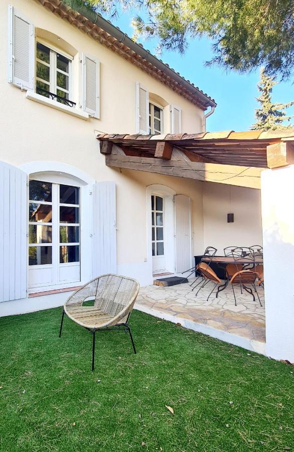 Superbe Villa-Domaine Avec Golf Piscine Et Tennis Saint-Cyr-sur-Mer Luaran gambar