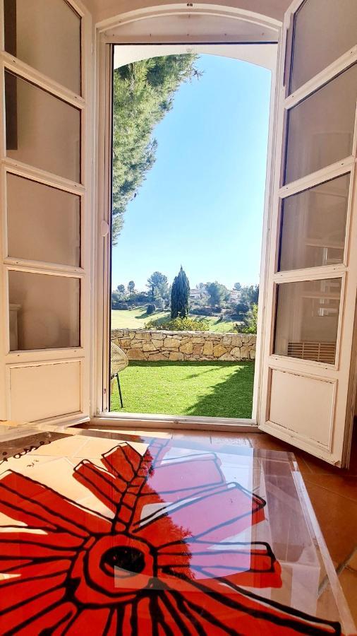 Superbe Villa-Domaine Avec Golf Piscine Et Tennis Saint-Cyr-sur-Mer Luaran gambar